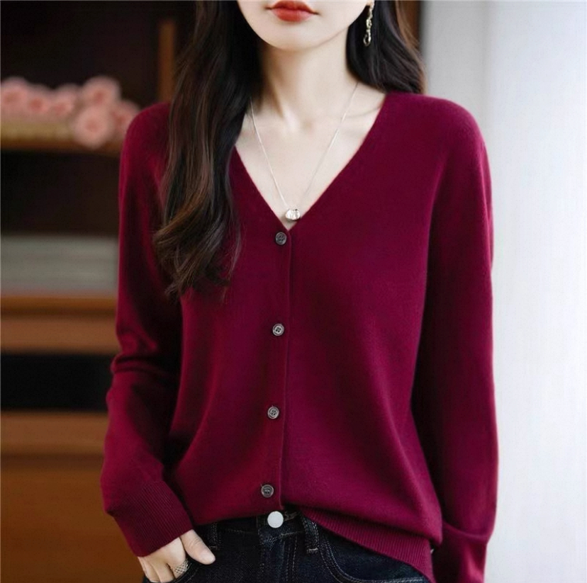 2025新款秋冬保暖针织衫女V领长袖毛衣打底开衫百搭上衣不起球